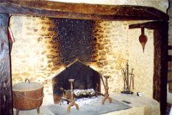 la chemin�e avec "le cantou" d'autrefois